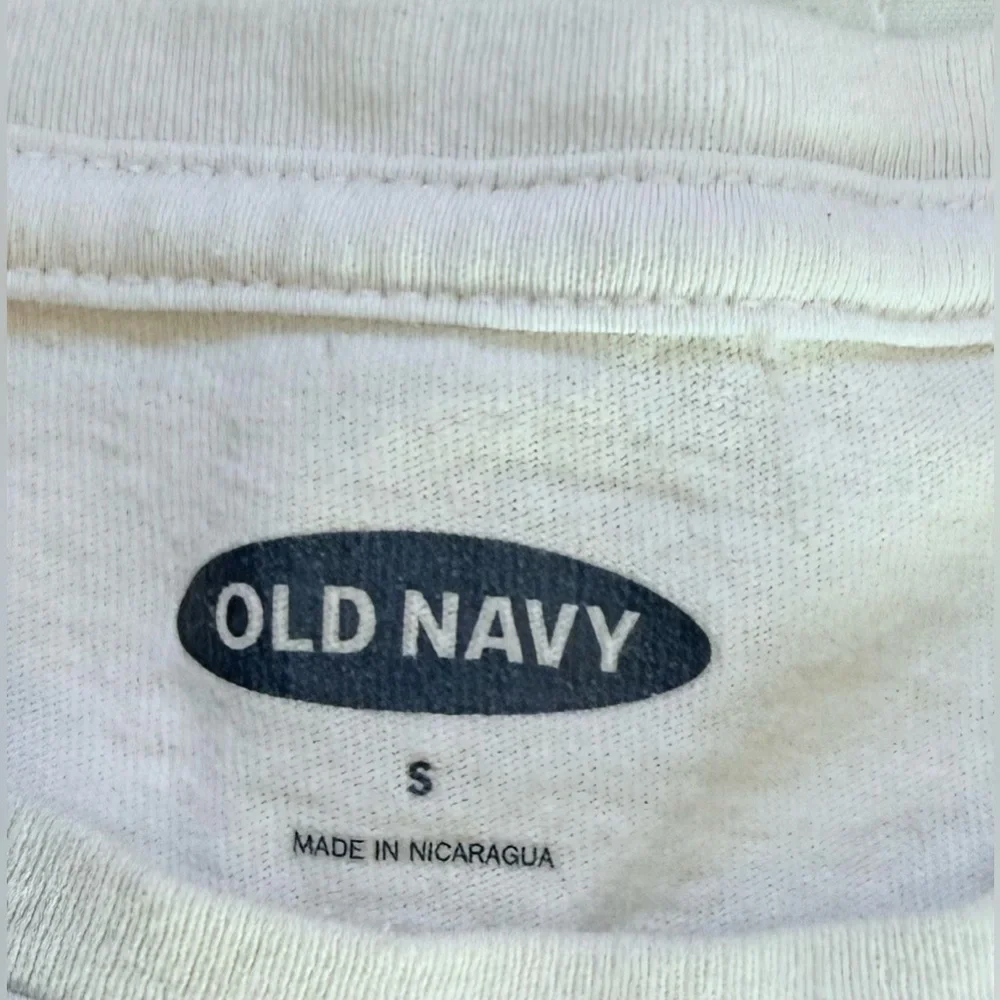 Old Navy Budweiser Graphic Tee Size Small - Picture 5 of 5